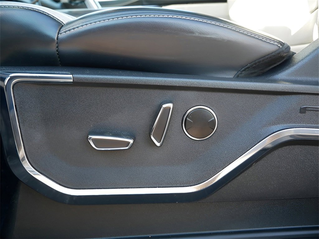 Used 2023 Ford F150 Lightning Platinum image 17