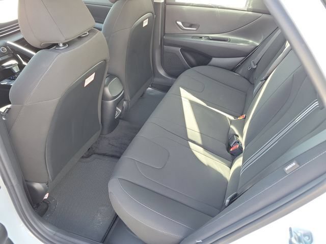 Certified 2026 Hyundai Elantra Hybrid FWD image 24