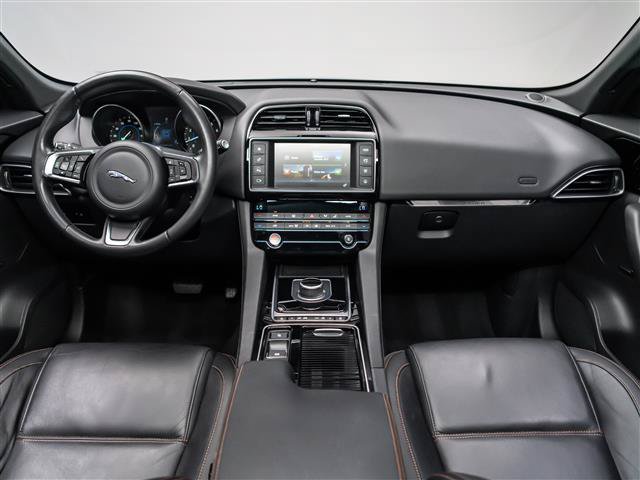 Used 2018 Jaguar F-PACE Prestige AWD/4WD image 18