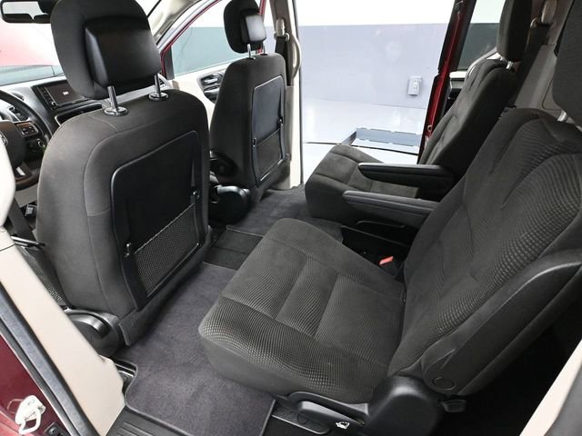 Used 2020 Dodge Grand Caravan SE w/ UConnect Hands-Free Group image 30