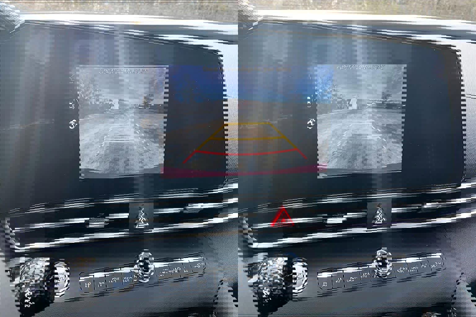 Used 2023 Hyundai Elantra SEL w/ Convenience Package image 27