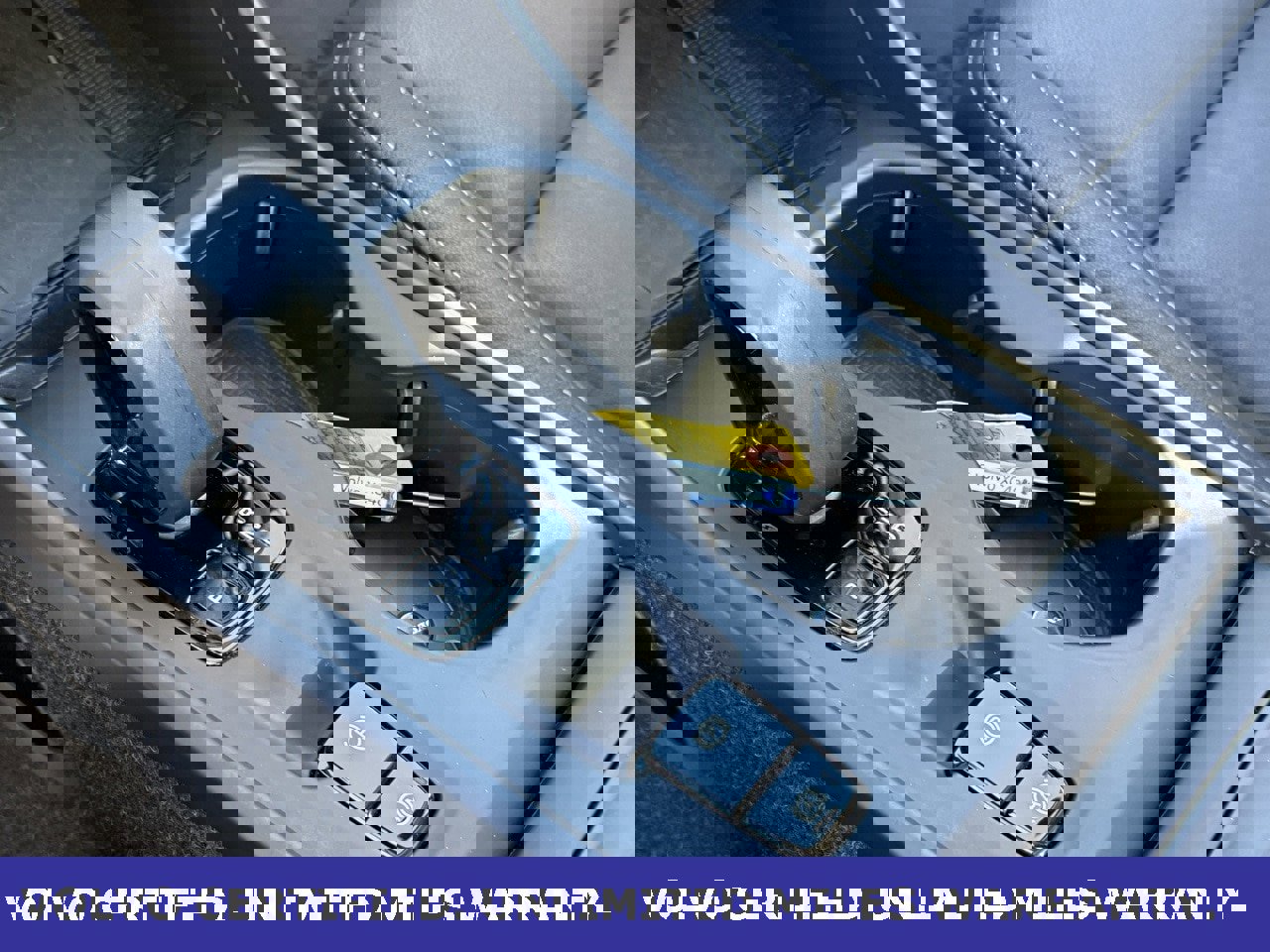 Certified 2025 Volvo XC40 B5 Core image 18