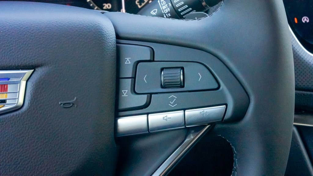 Certified 2025 Cadillac XT6 Luxury image 35