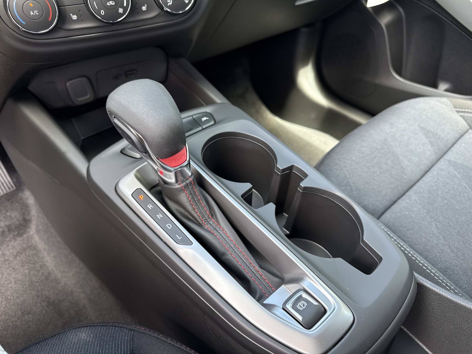 New 2026 Chevrolet Trax RS w/ Sunroof Package FWD image 28