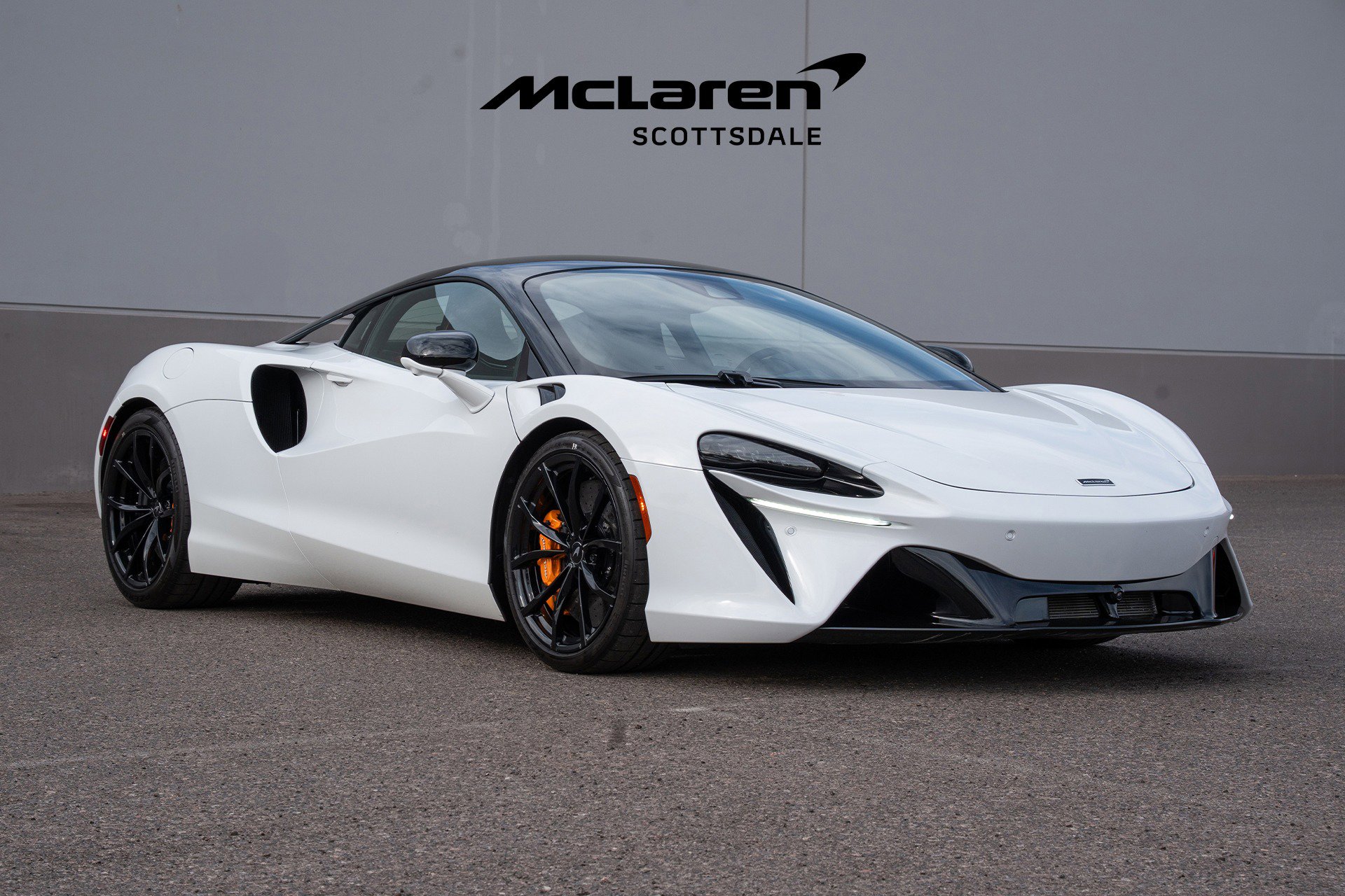 Used 2023 McLaren Artura image 9