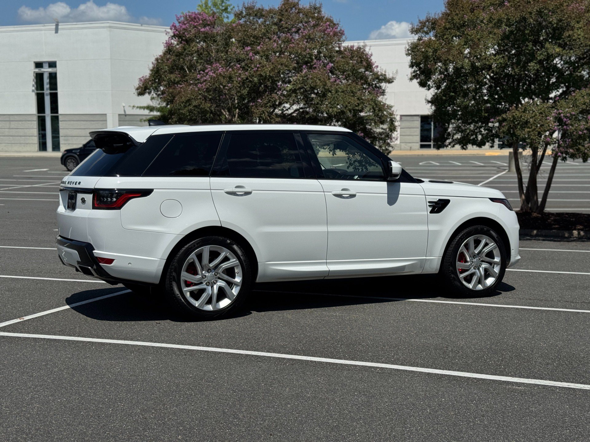 Used 2019 Land Rover Range Rover Sport Supercharged AWD/4WD image 13