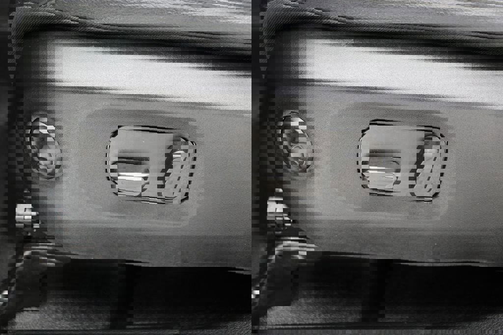 Used 2024 Jeep Wrangler Sahara w/ Technology Group image 18