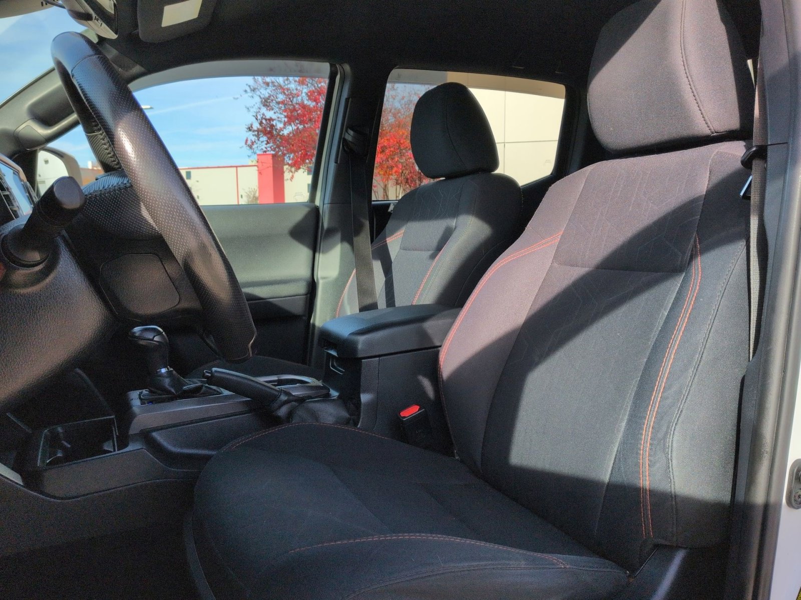 Used 2020 Toyota Tacoma TRD Off-Road w/ Technology Package image 13