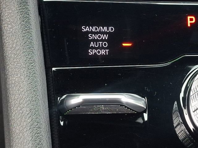 Used 2025 Jeep Grand Cherokee Limited image 24