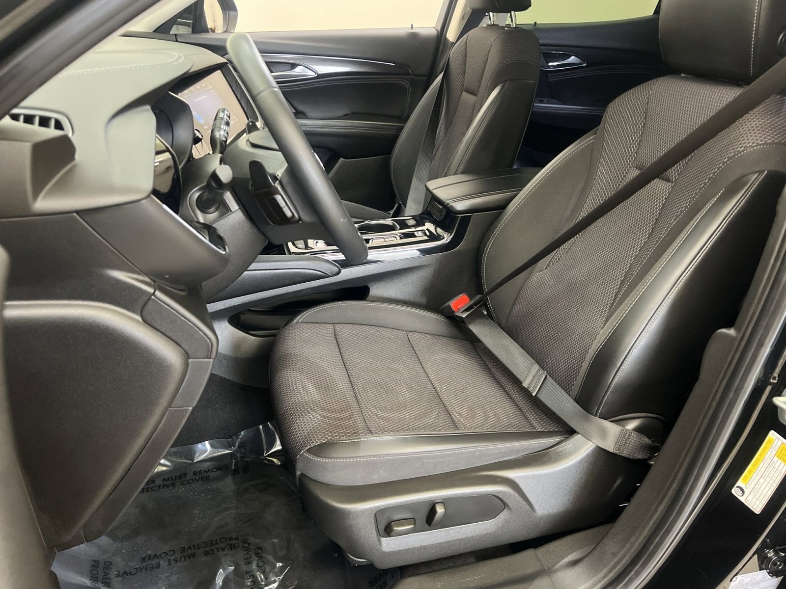 Used 2023 Buick Envision Preferred image 11