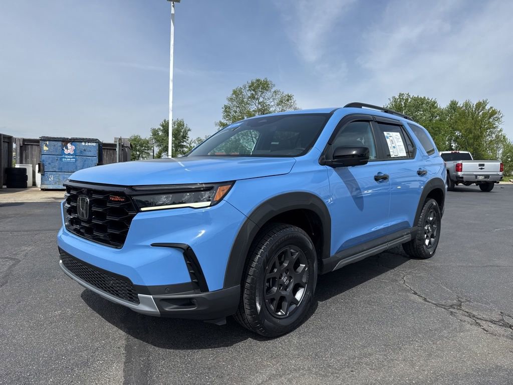 Certified 2023 Honda Pilot TrailSport image 3