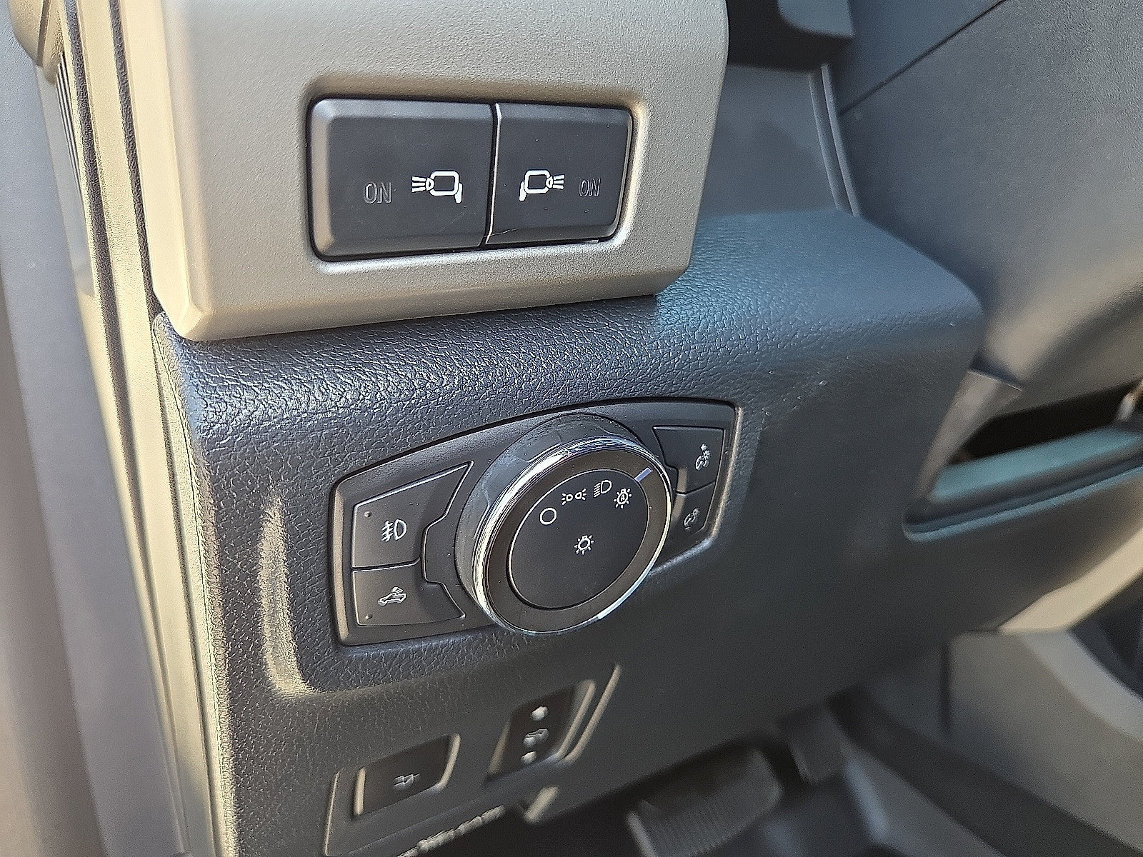Used 2022 Ford F250 Lariat w/ Black Appearance Package AWD/4WD image 11