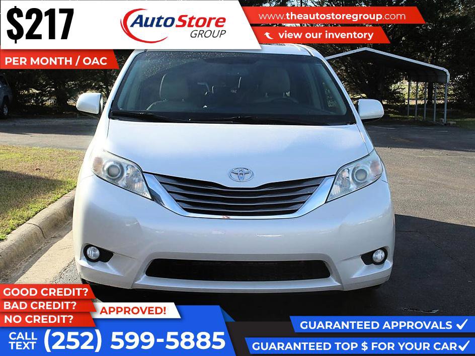 Used 2016 Toyota Sienna XLE FWD image 3