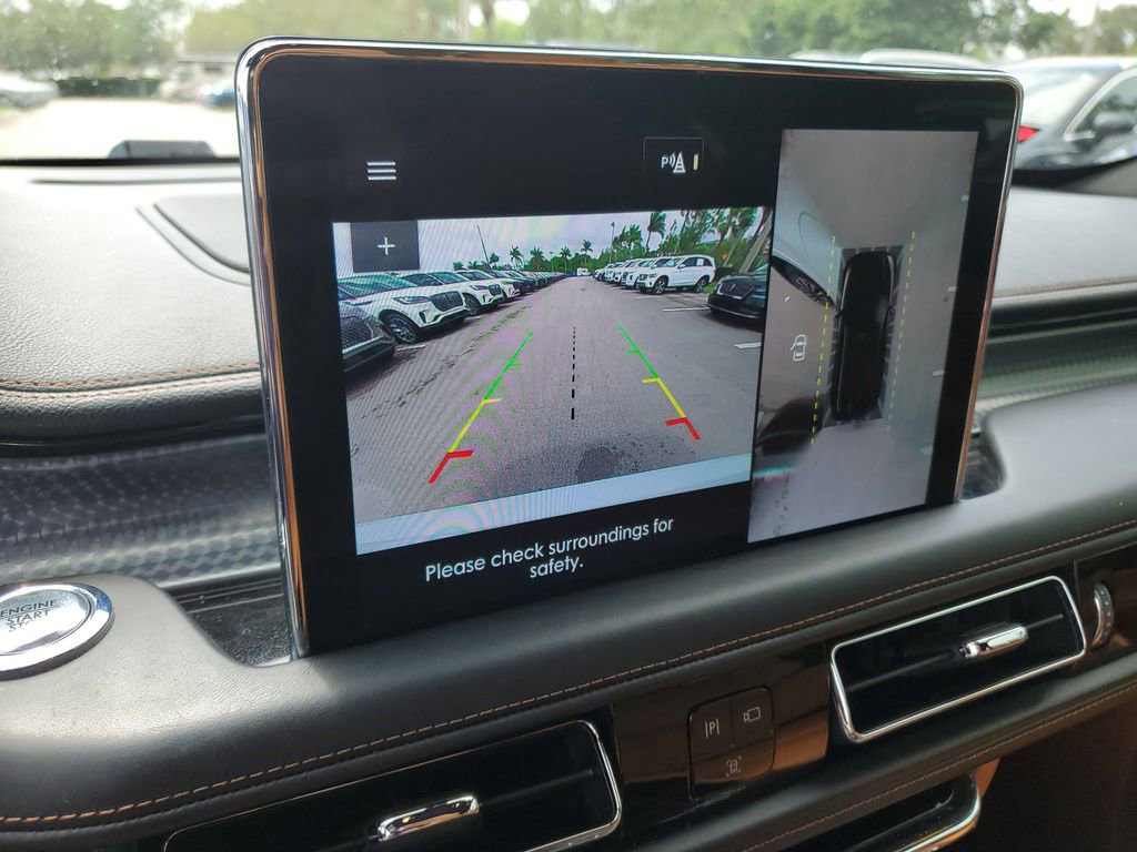 Certified 2023 Lincoln Aviator Black Label Grand Touring w/ Class IV Trailer Tow Package AWD/4WD image 30