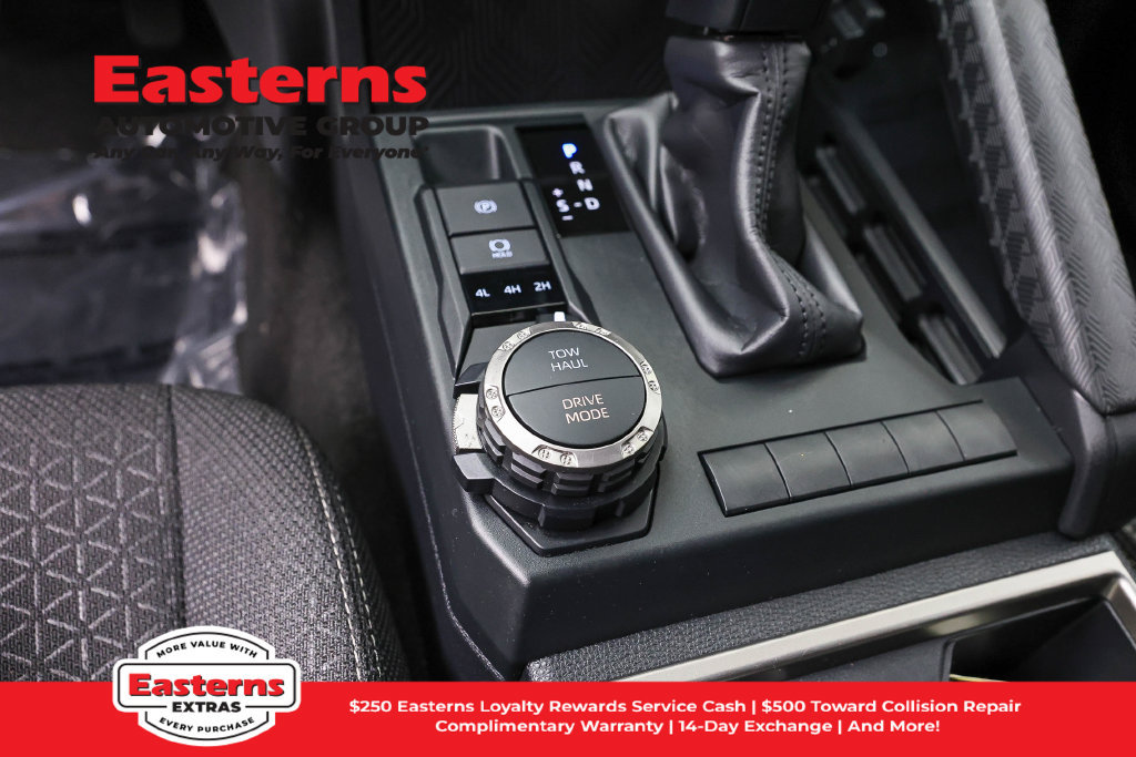 Used 2025 Toyota 4Runner SR5 AWD/4WD image 21