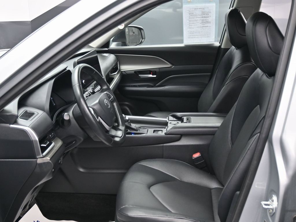 Used 2024 Toyota Grand Highlander XLE image 15