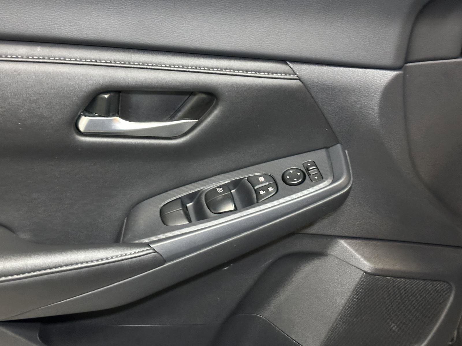 Used 2025 Nissan Sentra SV image 21