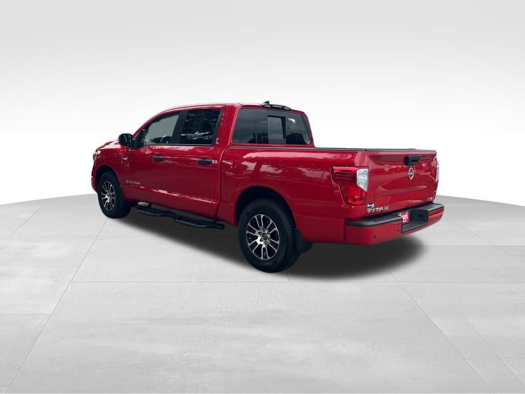 Used 2024 Nissan Titan SV w/ SV Convenience Package image 4