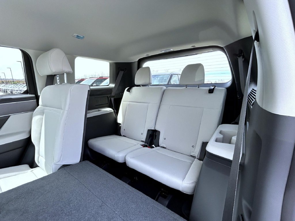 New 2026 Hyundai Santa Fe SE AWD/4WD image 12