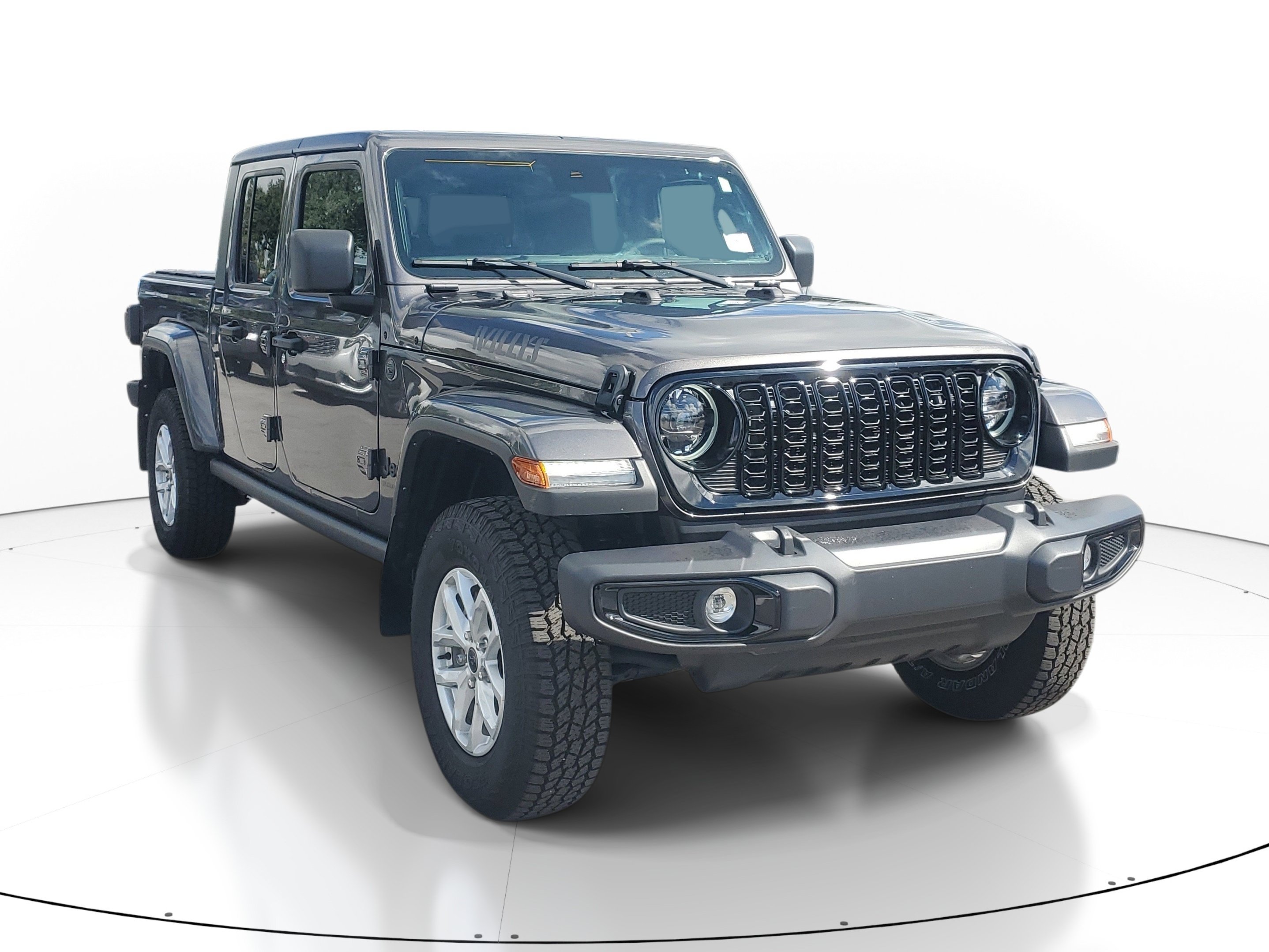 Used 2025 Jeep Gladiator Sport AWD/4WD image 2