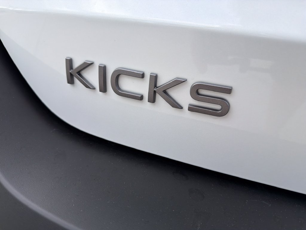 New 2026 Nissan Kicks SR w/ SR Premium Package FWD image 10