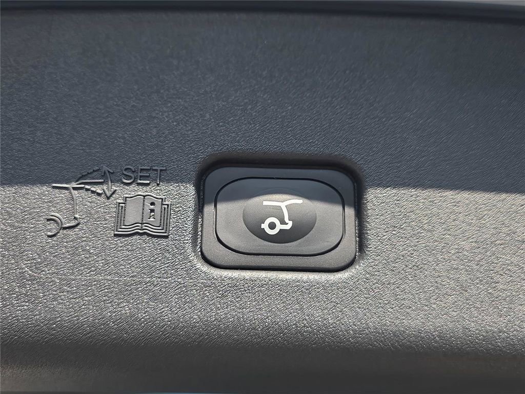 New 2026 Lincoln Nautilus Premier w/ Jet Appearance Package AWD/4WD image 24