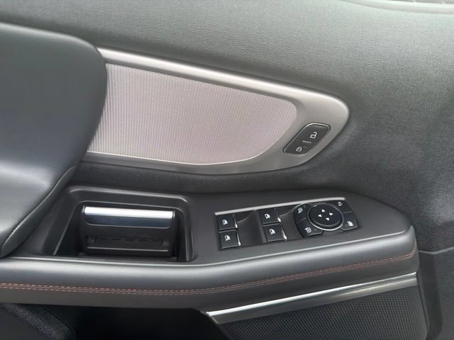 Used 2025 Ford Expedition Active AWD/4WD image 38