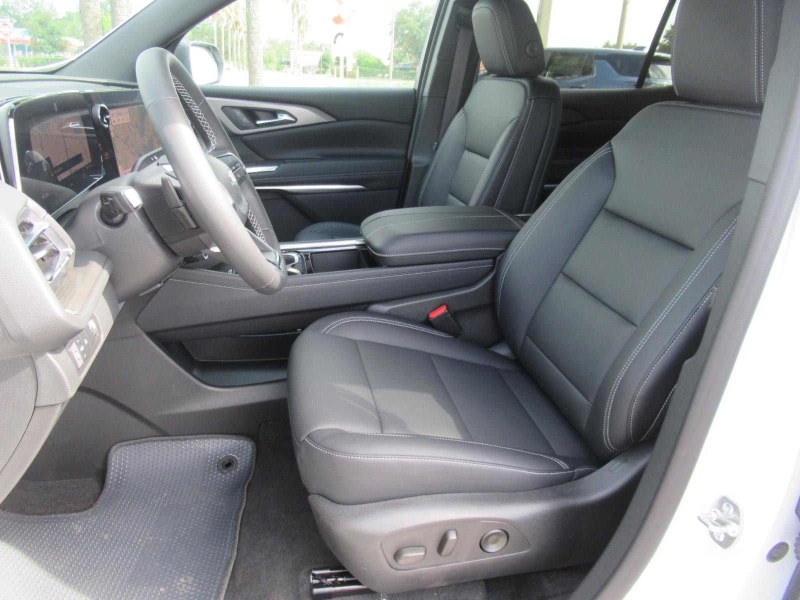 New 2027 Chevrolet Traverse LT FWD image 18