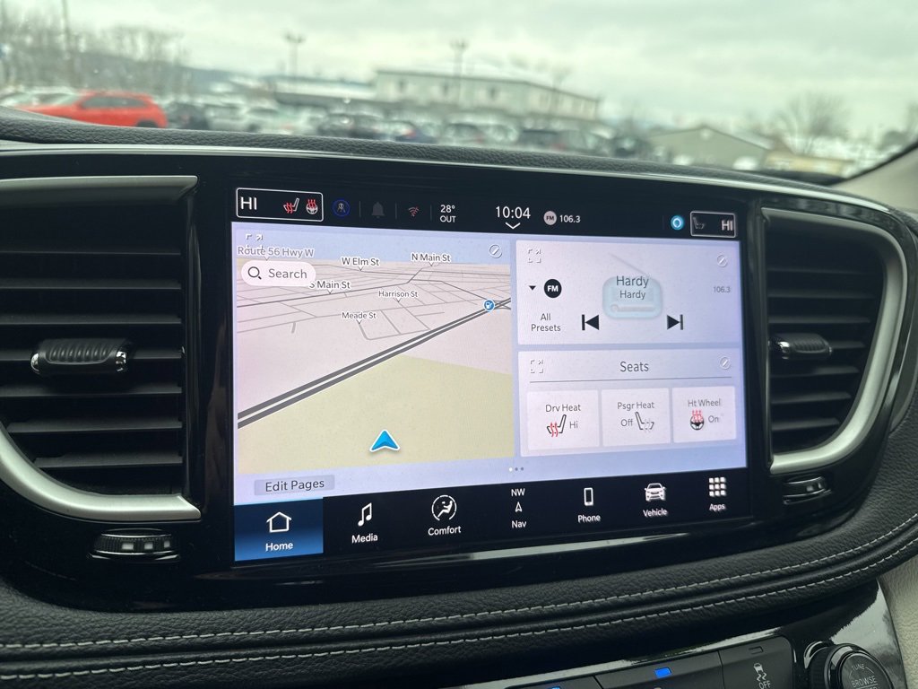 Used 2024 Chrysler Pacifica Select image 25