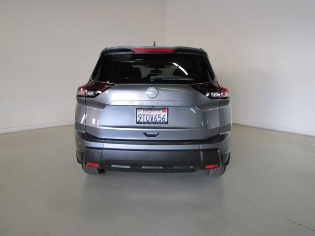Used 2025 Nissan Rogue S image 23