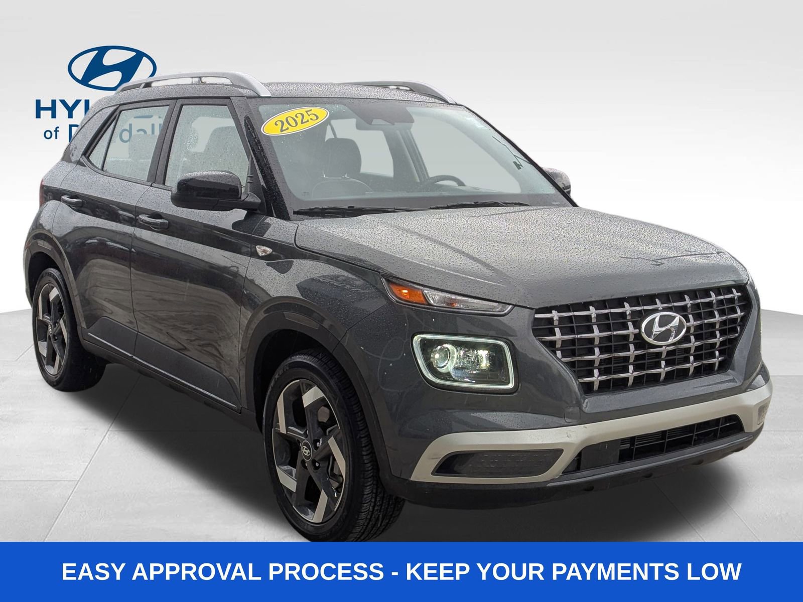 Used 2025 Hyundai Venue Limited image 2