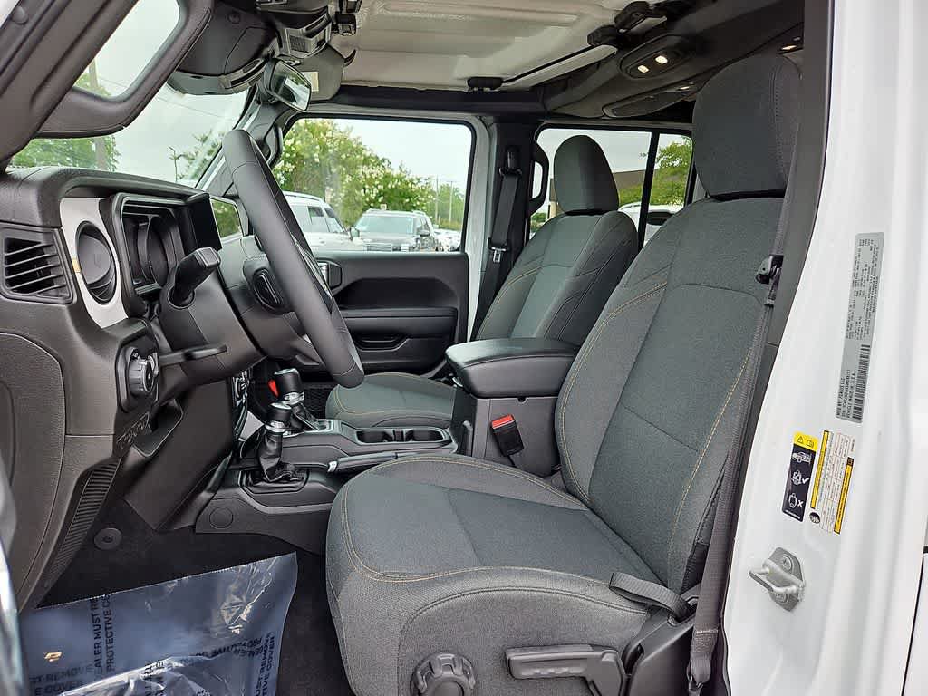 Used 2025 Jeep Wrangler Unlimited Sport AWD/4WD image 12