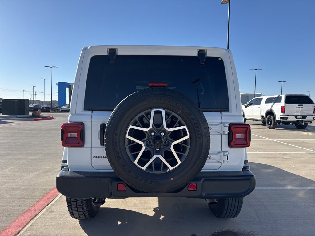 Used 2025 Jeep Wrangler Sahara image 4