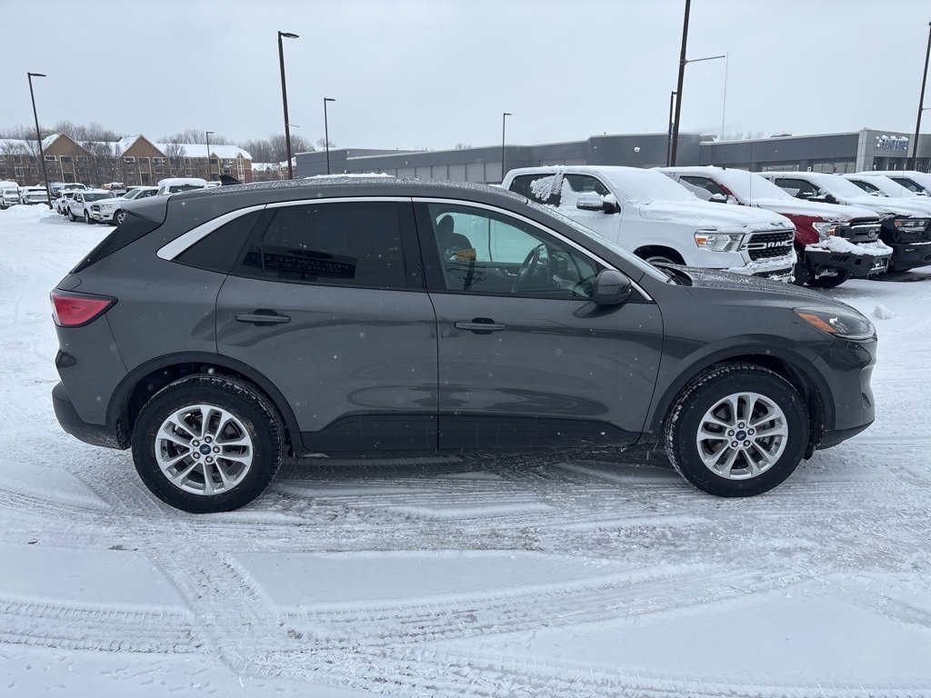 Used 2020 Ford Escape SE image 4