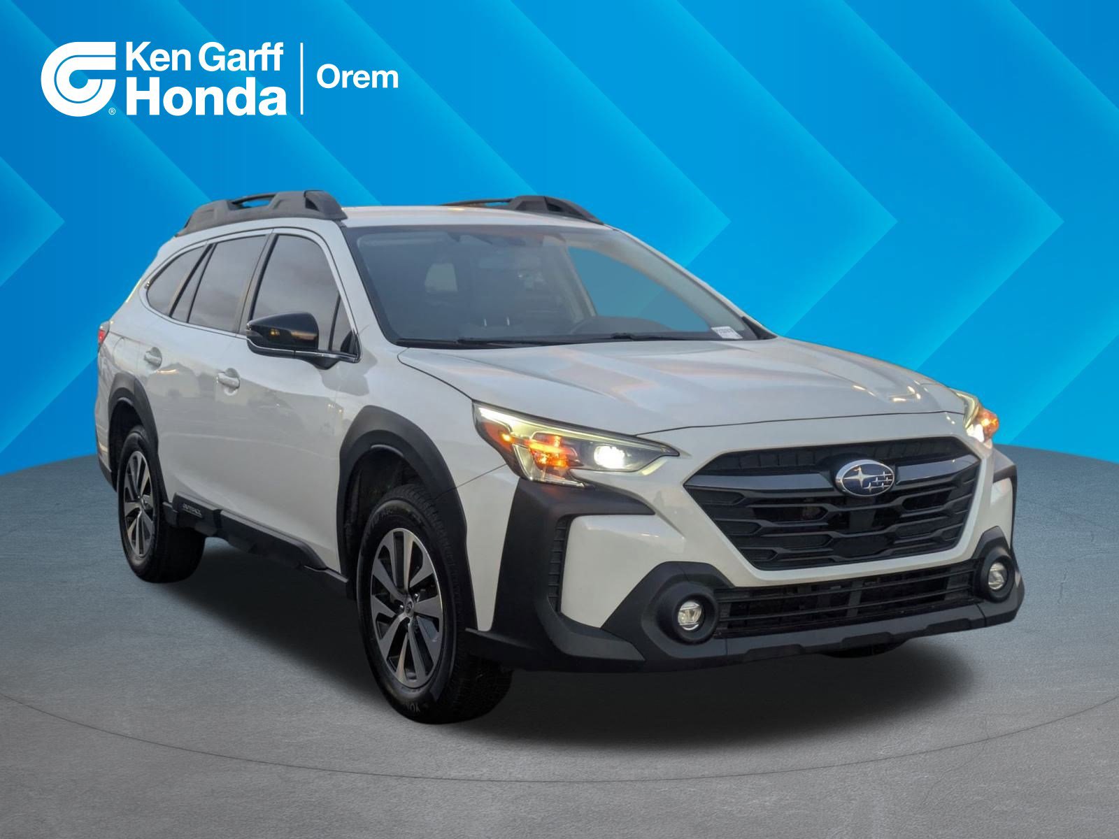 Used 2023 Subaru Outback Premium image 1