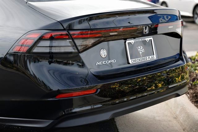 Used 2025 Honda Accord SE image 9