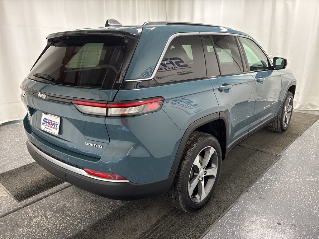New 2026 Jeep Grand Cherokee Limited w/ Trailer Tow Package AWD/4WD image 4