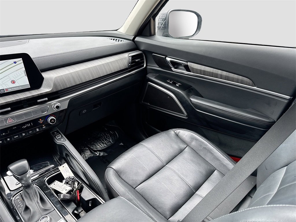 Used 2023 Kia Telluride EX w/ EX Captain's Chair Package image 25