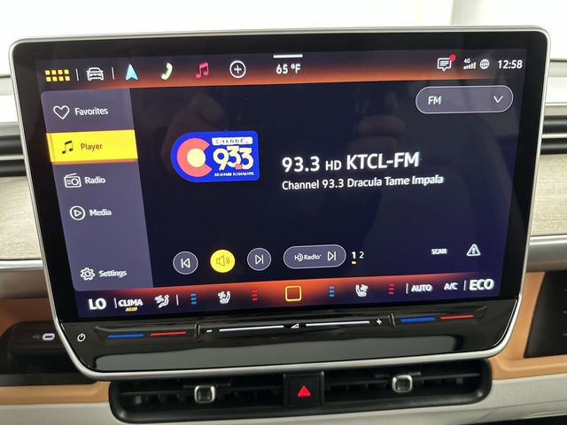 Used 2025 Volkswagen ID. Buzz 1st Edition AWD/4WD image 18