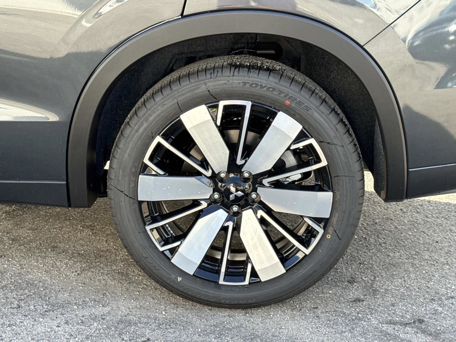 New 2026 Mitsubishi Outlander SEL image 6