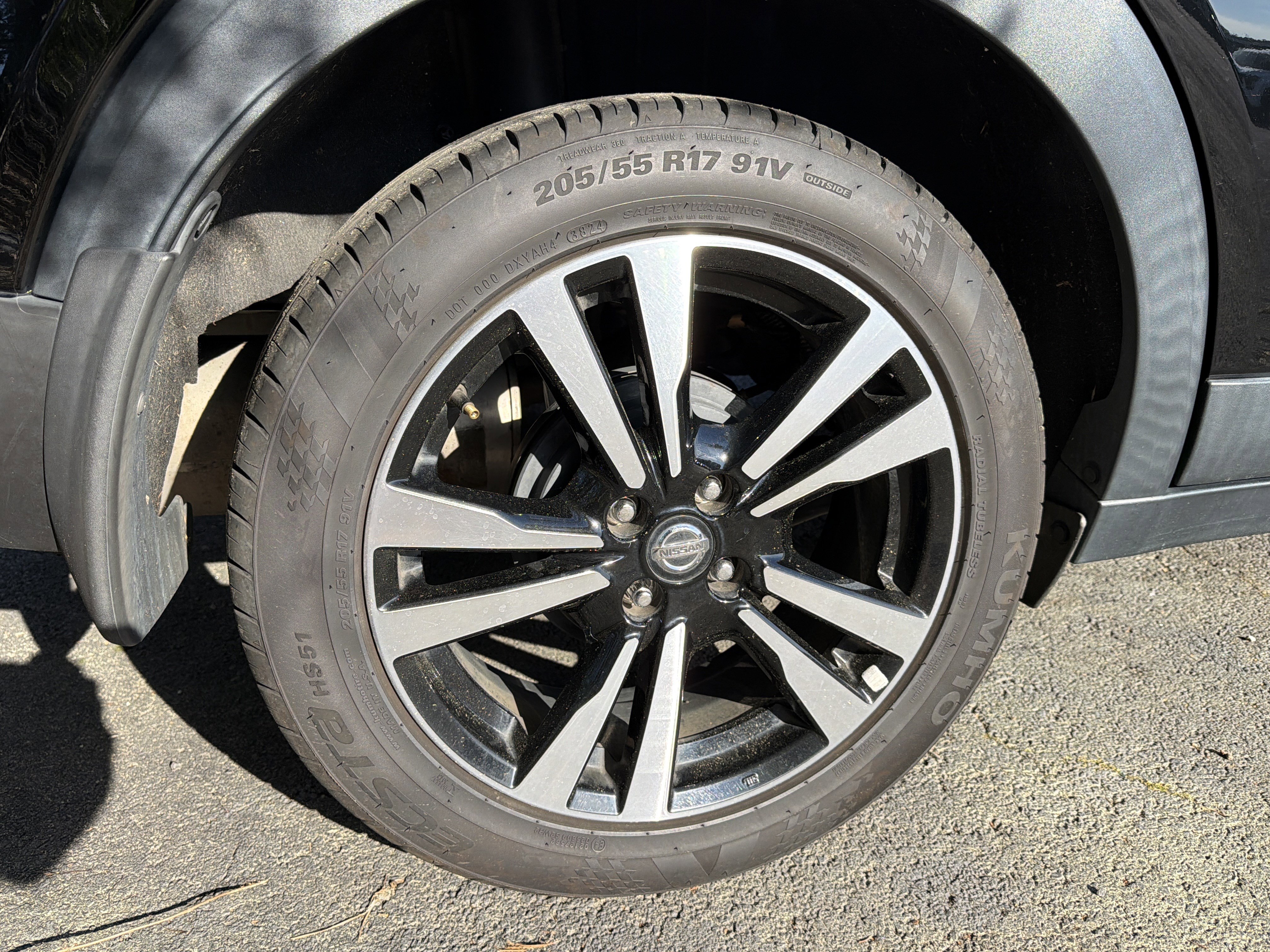 Used 2020 Nissan Kicks SV image 9