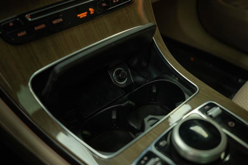 Used 2019 Mercedes-Benz GLC 300 4MATIC w/ Parking Assistance Package image 28