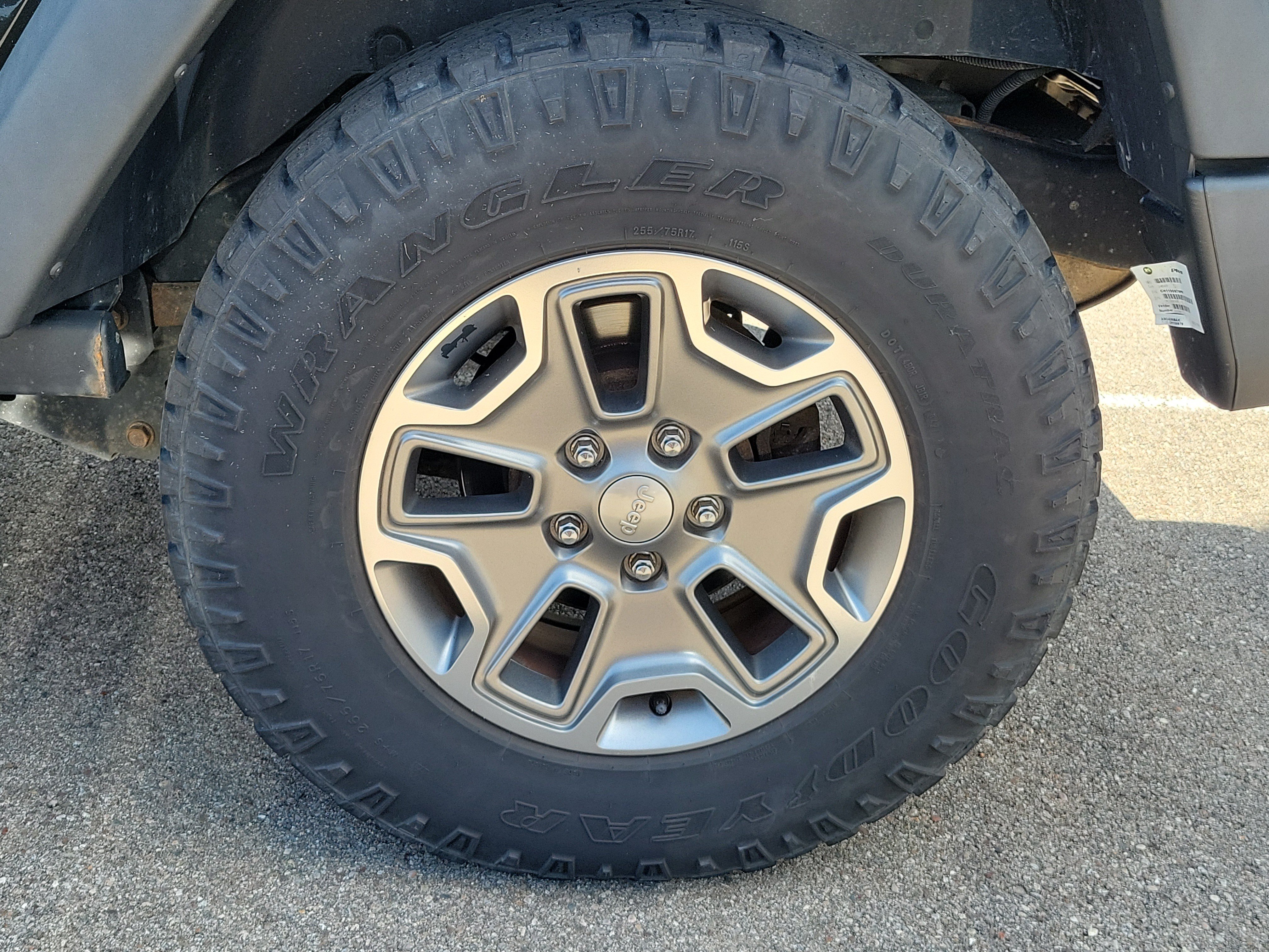 Used 2015 Jeep Wrangler Rubicon w/ Power Convenience Group AWD/4WD image 5