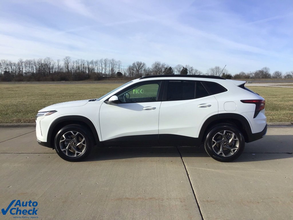 Used 2025 Chevrolet Trax LT image 8