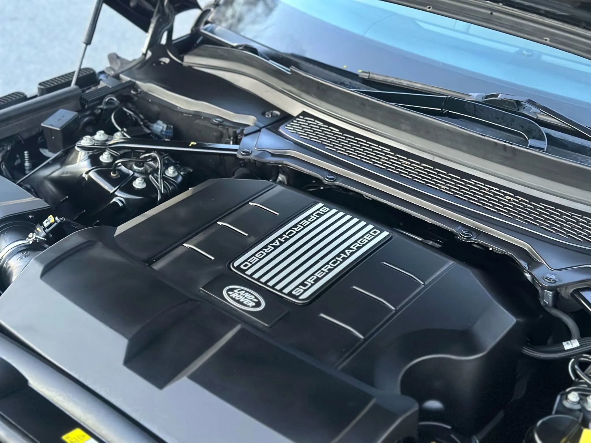 Used 2015 Land Rover Range Rover Supercharged image 78