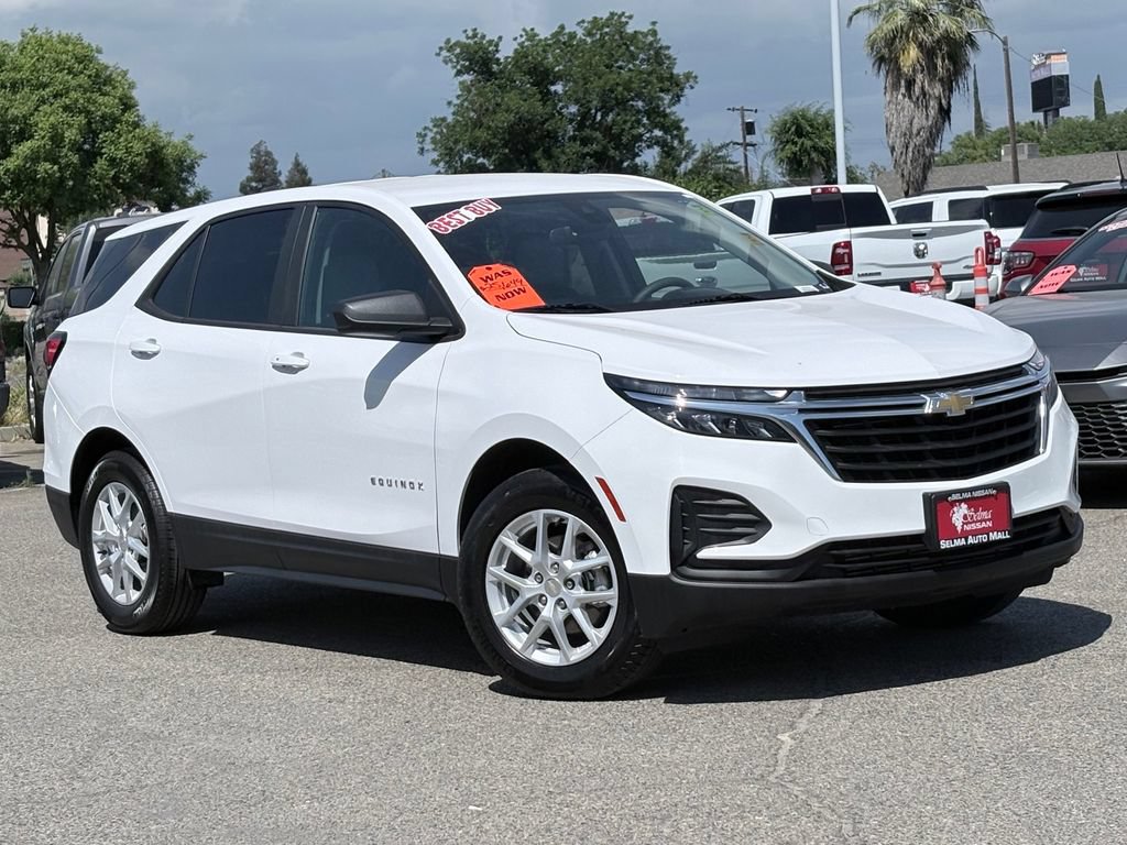 Used 2023 Chevrolet Equinox LS w/ LS Convenience Package FWD image 2