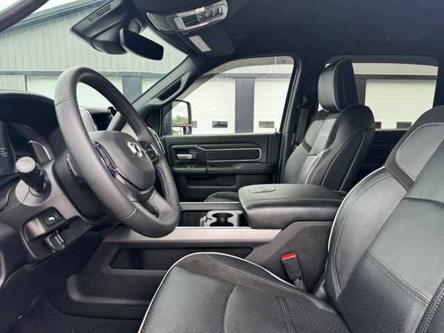 Used 2025 RAM 2500 Laramie AWD/4WD image 4