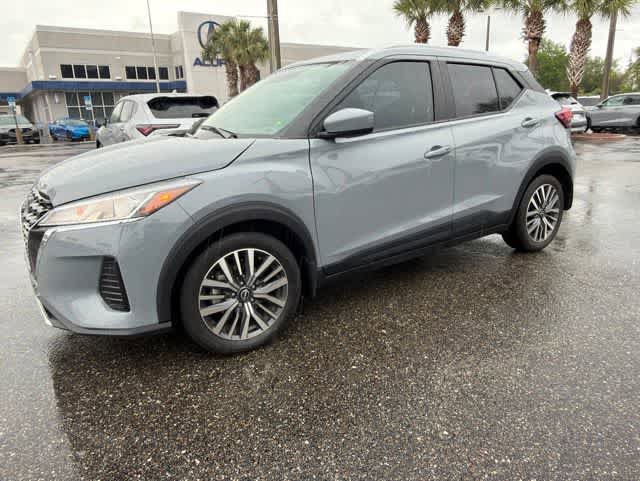 Used 2024 Nissan Kicks SV FWD image 2