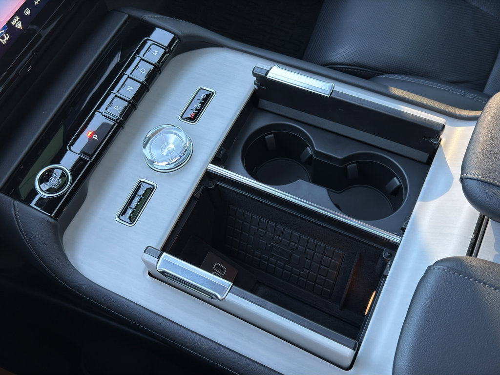 Used 2025 Lincoln Navigator L Reserve w/ Jet Appearance Package image 22