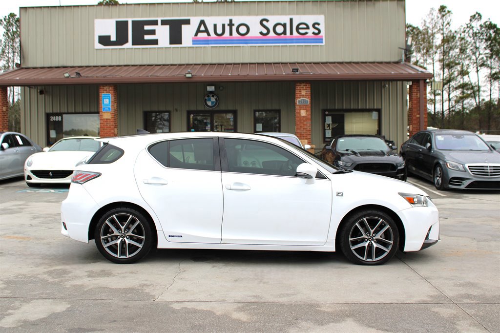 Used 2015 Lexus CT 200h w/ F Sport w/Nuluxe Interior image 8